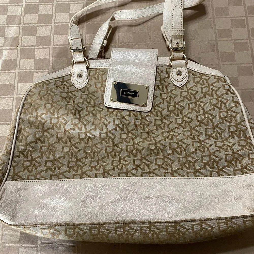 EUC DKNY Tote Large Leather Logo Shoulder Strap Purse Brown Tan Gold 16” X 12”